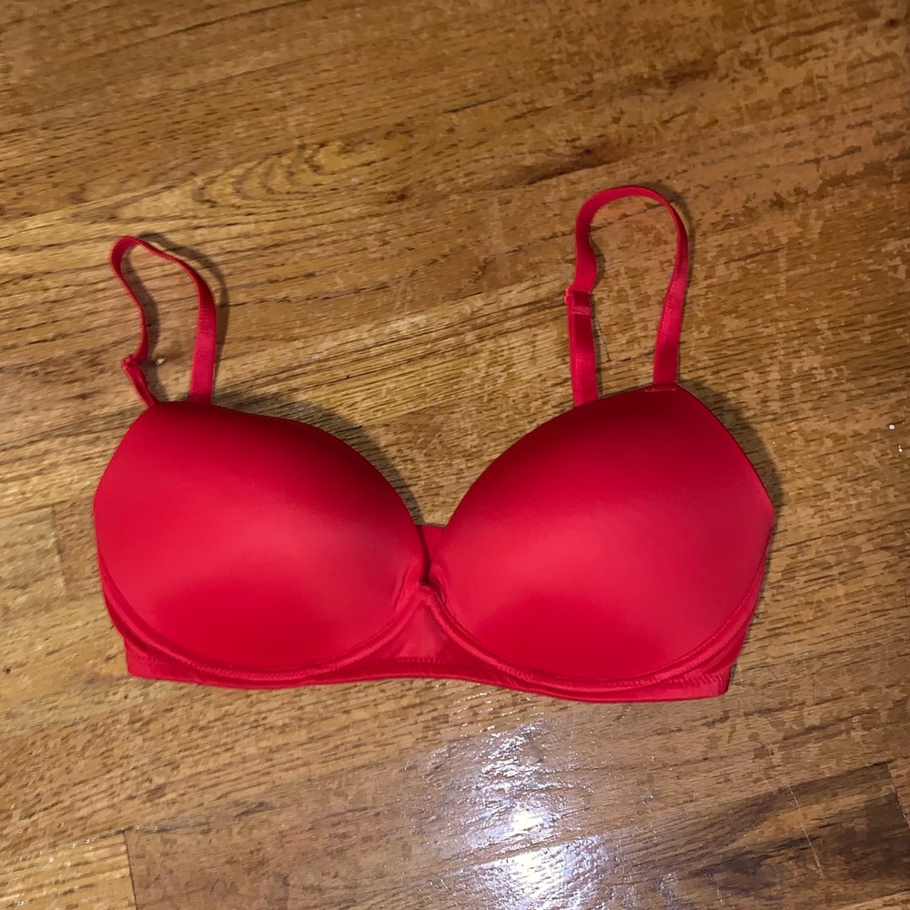 VS/Pink Wear Everywhere Push-up - 32D, Wireless.